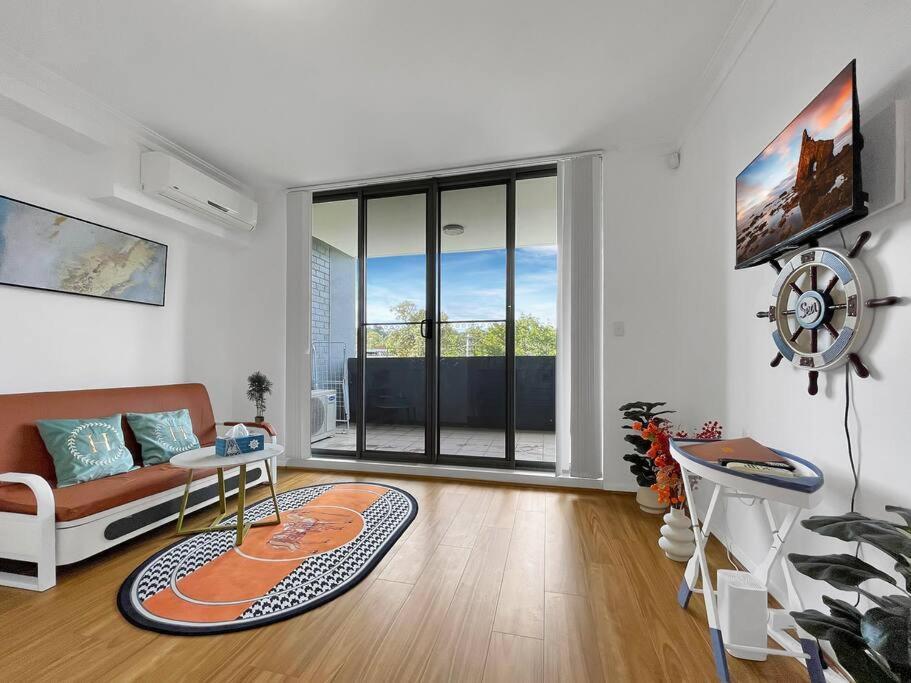 Apartment Parkview & Private Parking & Close To Station Sydney